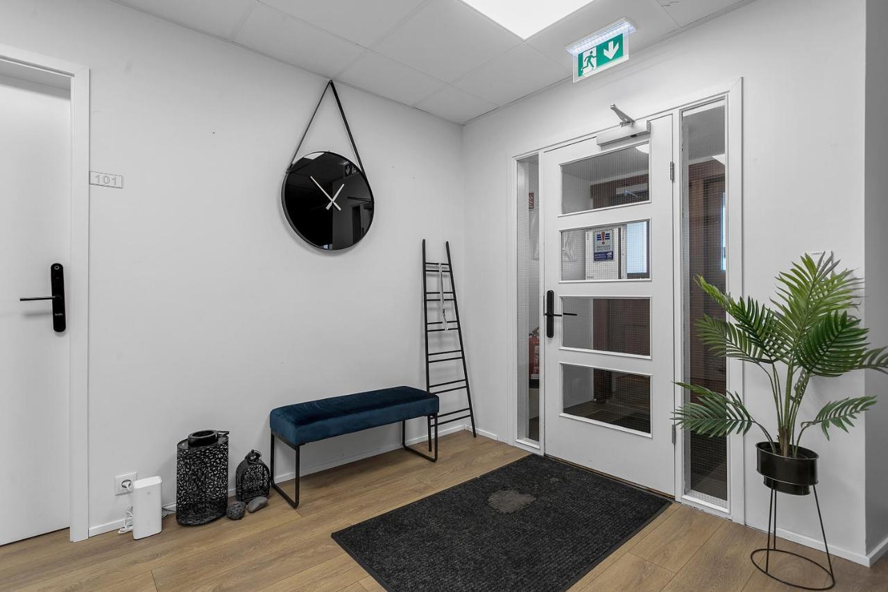 Bank Guesthouse By Kef Airport Keflavik Exterior photo