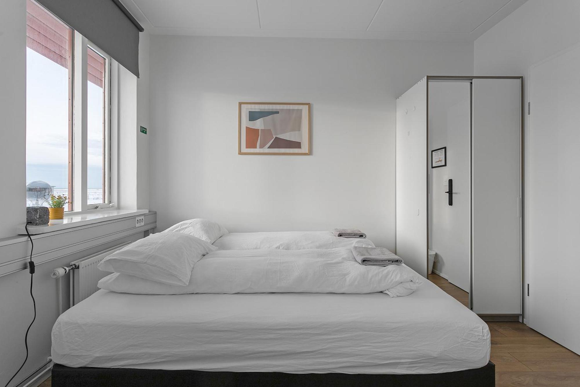 Bank Guesthouse By Kef Airport Keflavik Exterior photo
