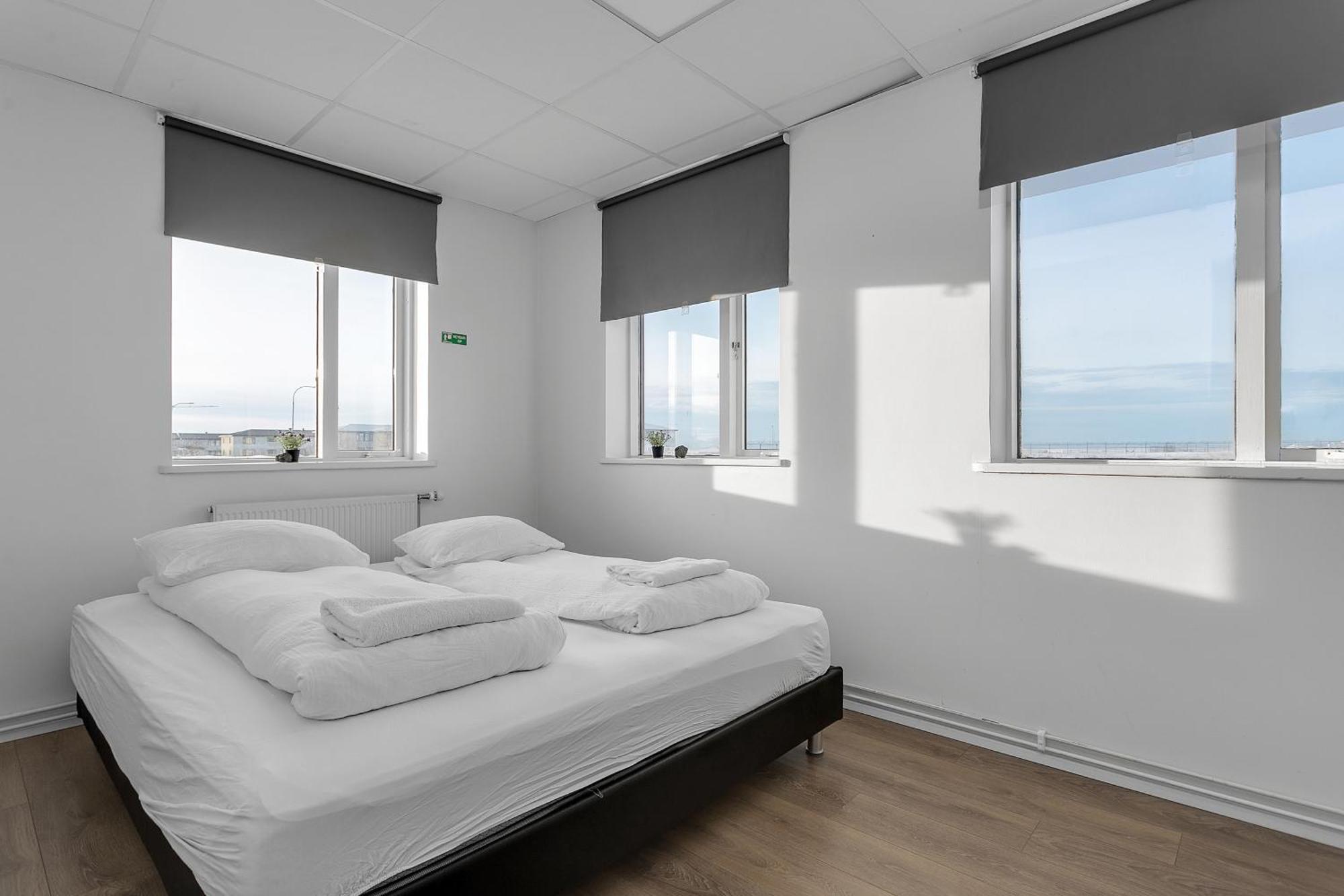 Bank Guesthouse By Kef Airport Keflavik Exterior photo